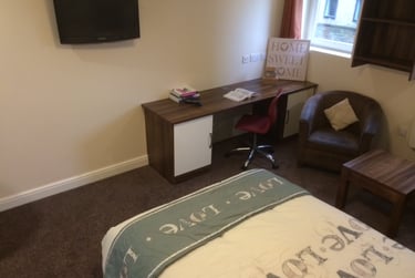 1 bed studio, Smith St, University, Bradford, BD71DJ - Image 3